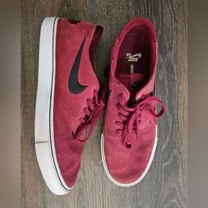 NIKE Sneakers Men's Size 9 SB Zoom Suede Red/Black Colorway 724954-800 Skater